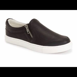 Steve Madden “Ellias” Slip On Sneaker